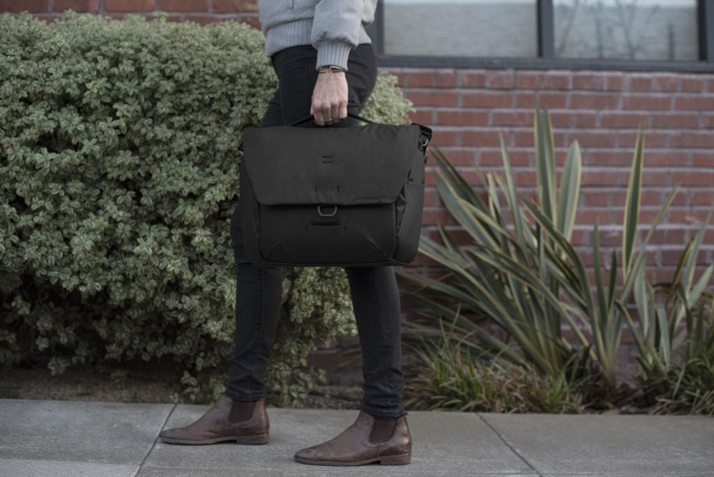 Túi Peak Design Everyday  Messenger 13L V2