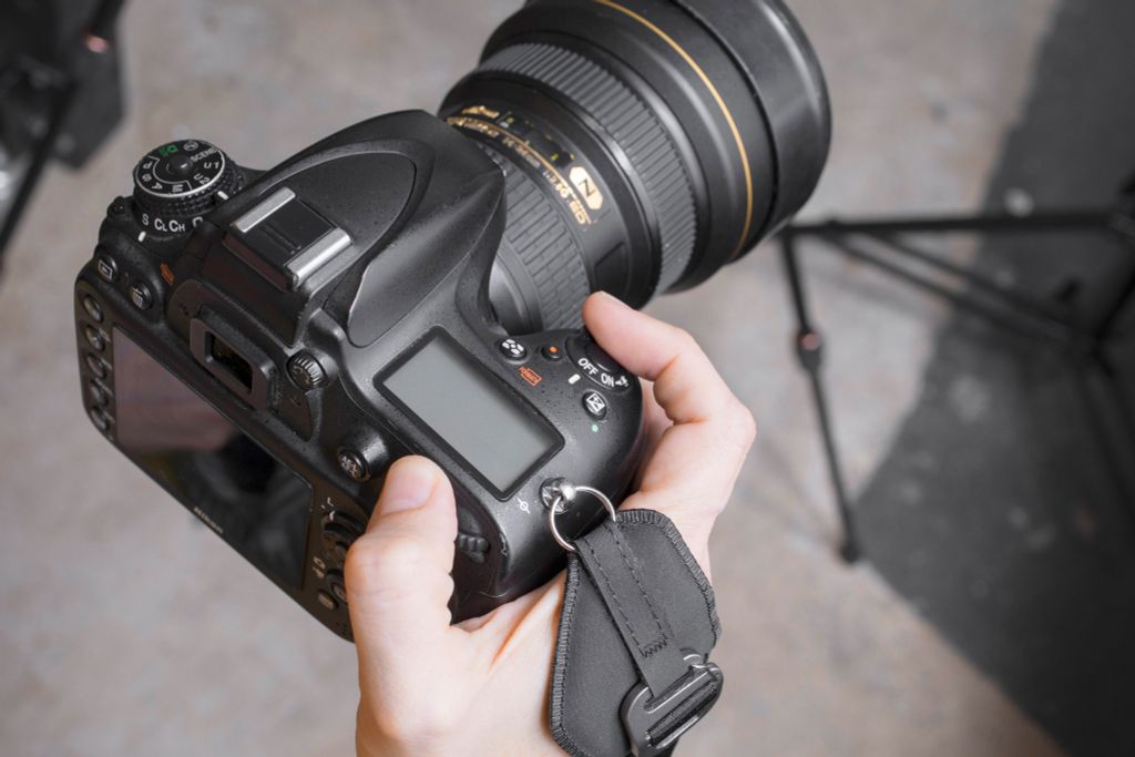 Dây đeo tay máy ảnh Peak Design Clutch