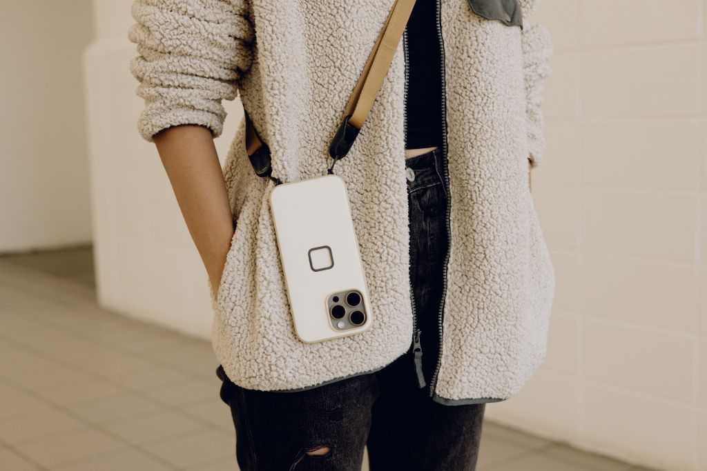 Ốp lưng Peak Design Everyday Clarino Case cho iPhone 16 Pro/Pro Max