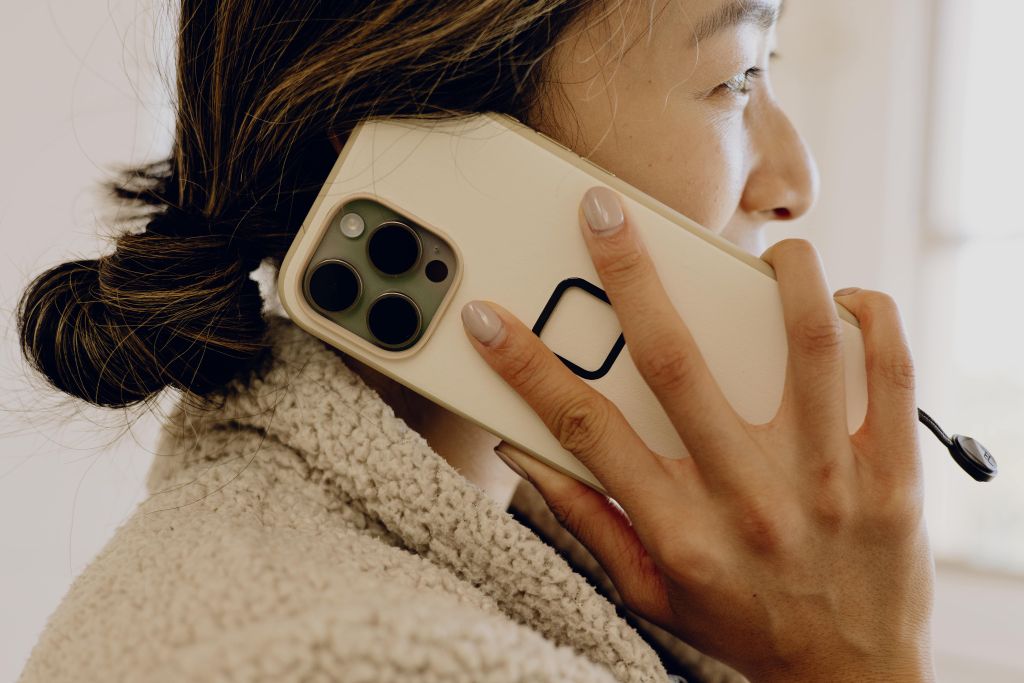 Ốp lưng Peak Design Everyday Clarino Case cho iPhone 16 Pro/Pro Max