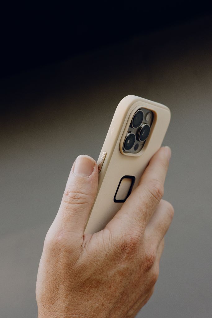 Ốp lưng Peak Design Everyday Clarino Case cho iPhone 16 Pro/Pro Max