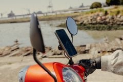 Ngàm Motor Peak Design Mirror Mount Charging (gắn kính xe máy)