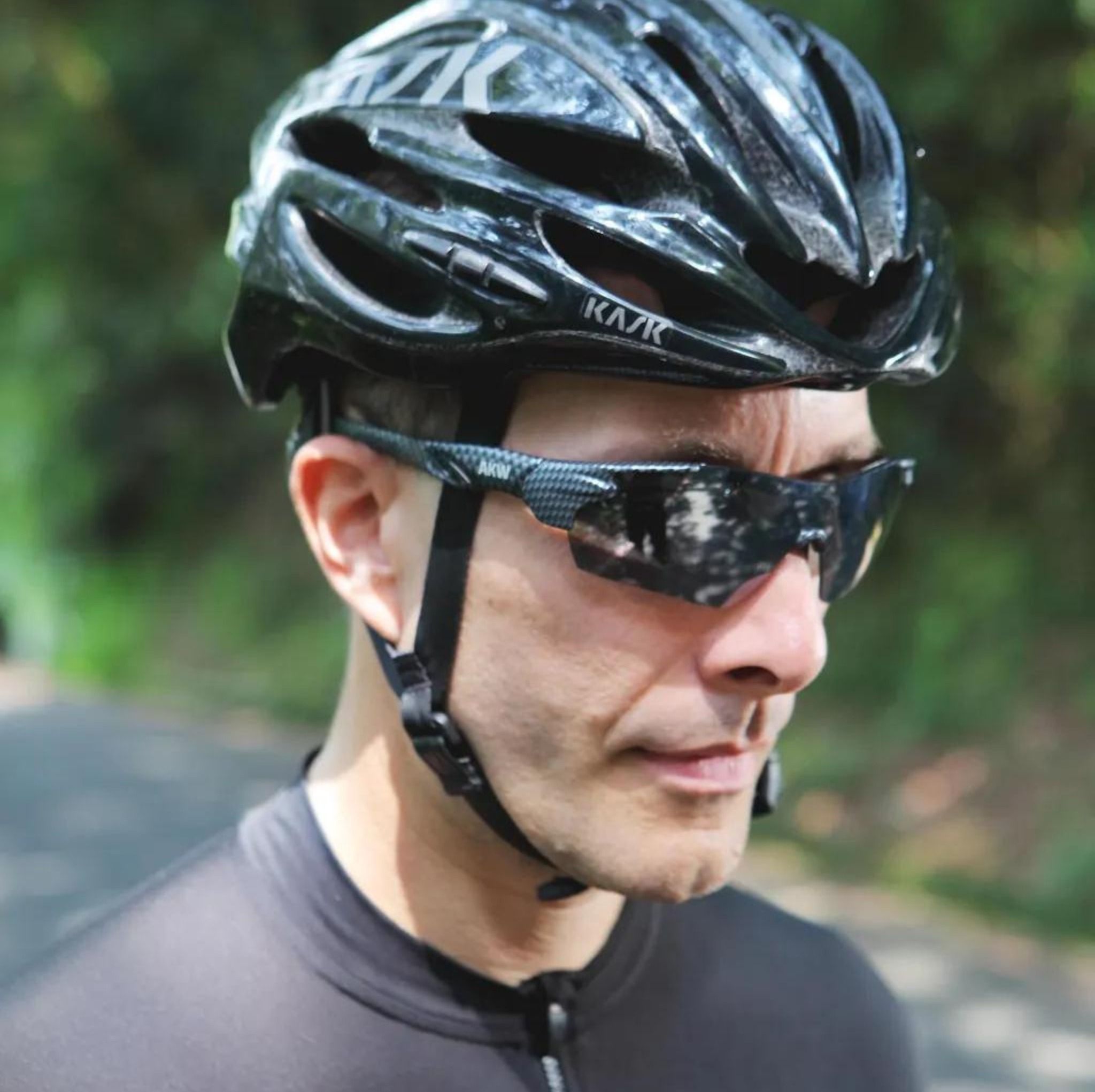  KÍNH AKIWEI FLASH BLACK 