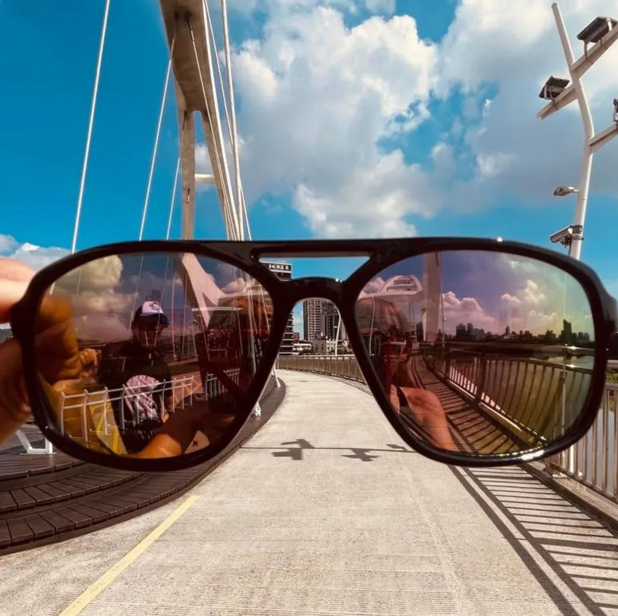  KÍNH AKIWEI SUPA BLACK 