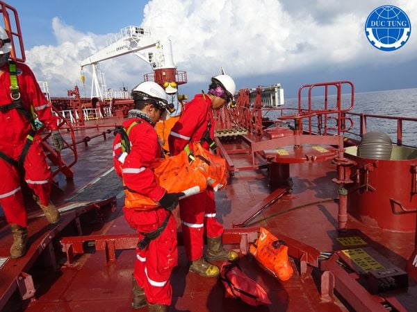  DT00027 Maintenance and anti-corrosion for PVN Dai Hung Queen ships - PVTRANs 