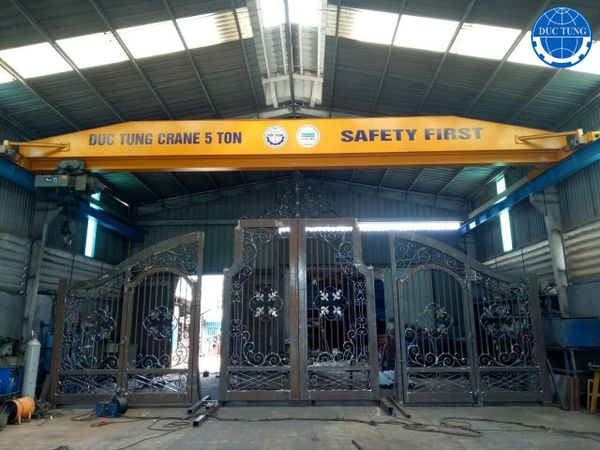  DT00033 CÔNG TRÌNH CỬA CỔNG BIỆT THỰ TẠI SÀI GÒN (Chủ đầu tư Anh Chiến) 