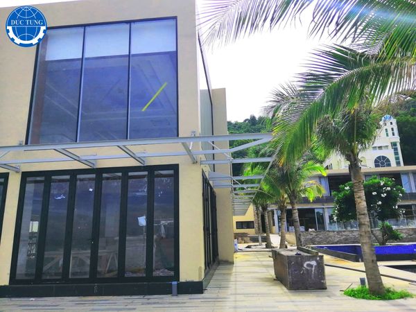  DT00031 GIA CÔNG CHẾ TẠO, BẮN CÁT PHUN SƠN, LẮP ĐẶT MÁI CHE RESORT SAO MAI 