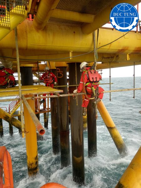  DT00014 Bảo dưỡng, chống ăn mòn cho giàn Hải Sư Trắng và Hải Sư Đen 