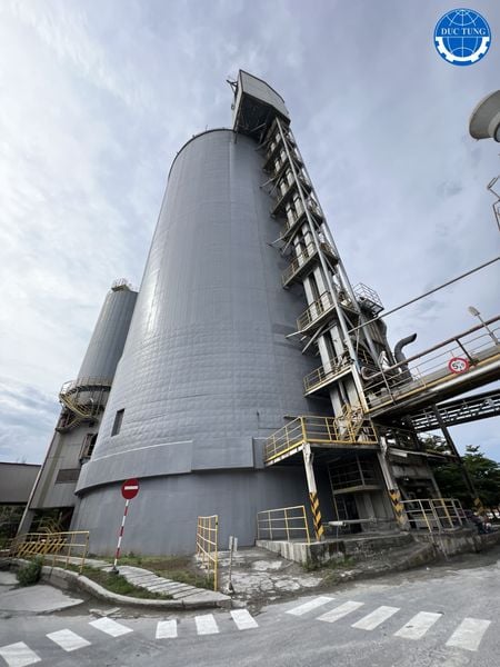  DT00043 Dự án: Sữa chữa vết nứt và xử lý bề mặt, Sơn chống thấm silo xi măng đốt ống khói nhà máy xi măng INSEE Phú Mỹ 