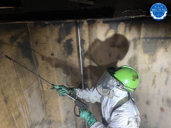  DT00033 Project:  Flush And Clean The Tub 