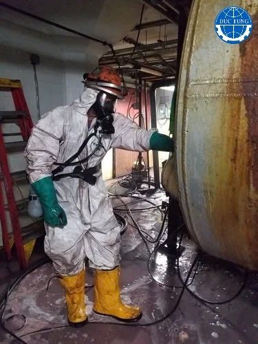  DT00033 Project:  Flush And Clean The Tub 