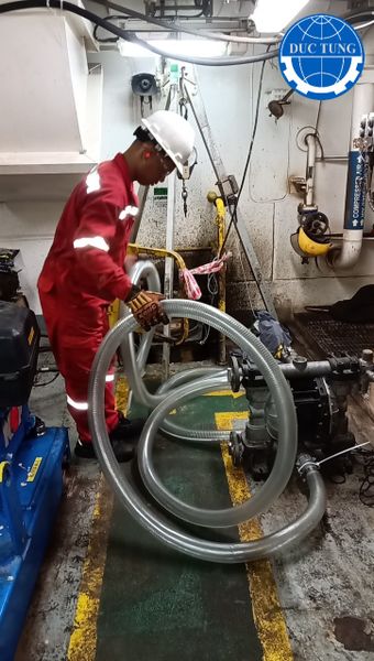  DT00033 Project:  Flush And Clean The Tub 