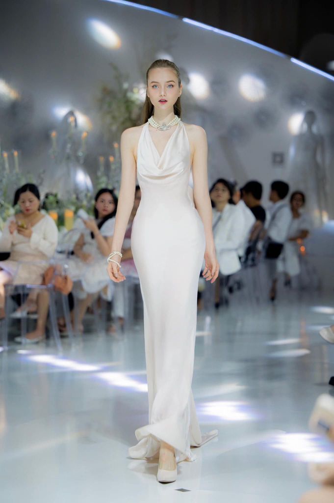 EVENING GOWN 11