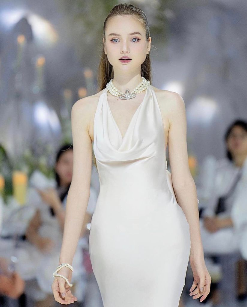 EVENING GOWN 11