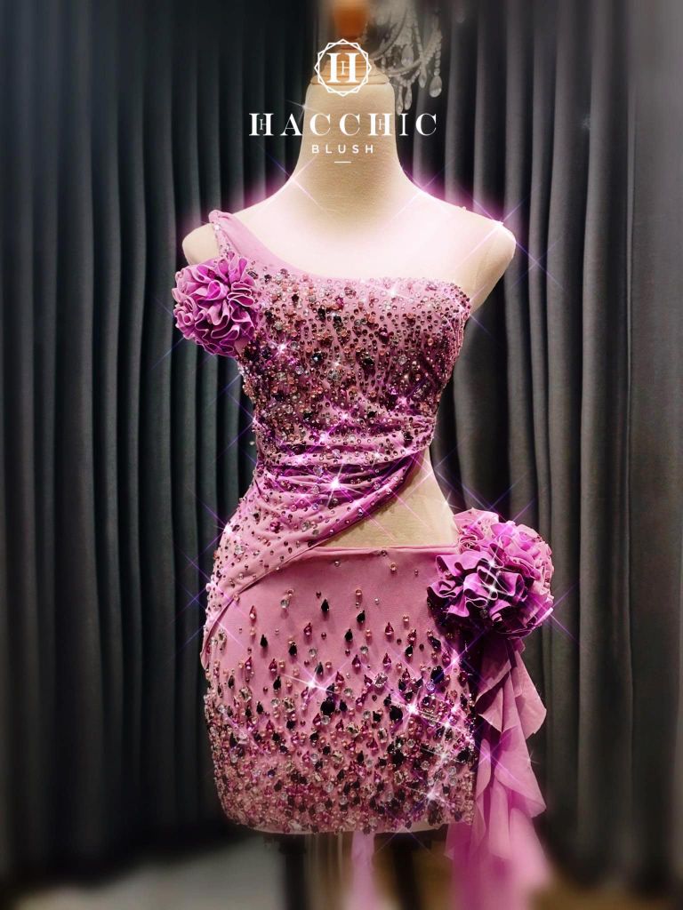 EVENING GOWN 19