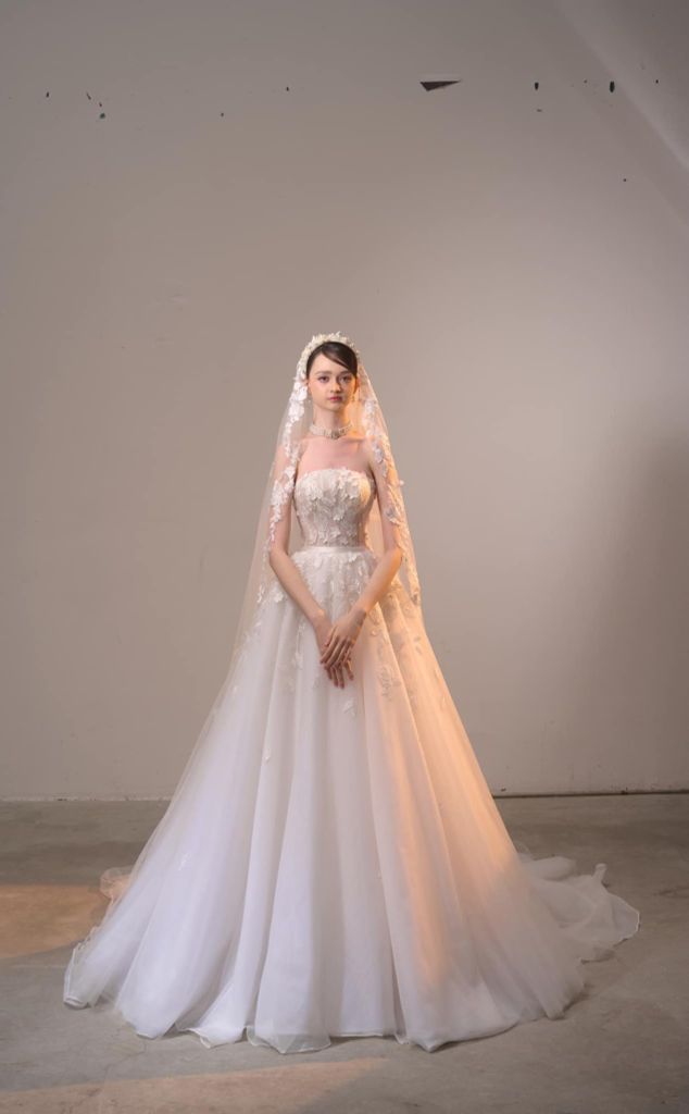 COUTURE BRIDE LOOK 6