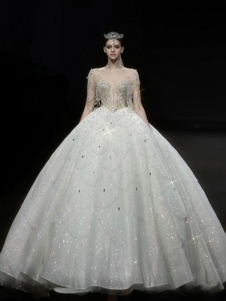 HC HAUTE COUTURE 300