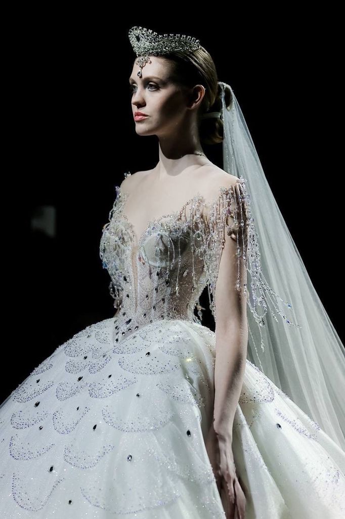 HC HAUTE COUTURE 300