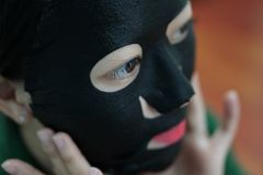 Mặt Nạ Tràm Trà Kiểm Soát Dầu Và Mụn SEXYLOOK Tea Tree Anti Blemish Black Facial Mask