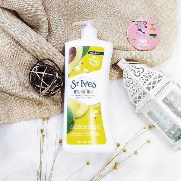 Sữa Dưỡng Thể St.Ives Nourish & Soothe Body Lotion 621ml