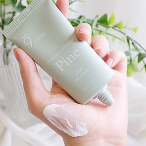Kem Chống Nắng 9 Wishes Pine Treatment Suncreen SPF50+ PA++++