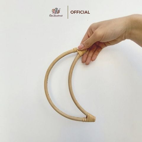 Khung bán nguyệt bằng mây, dùng để trang trí nội thất