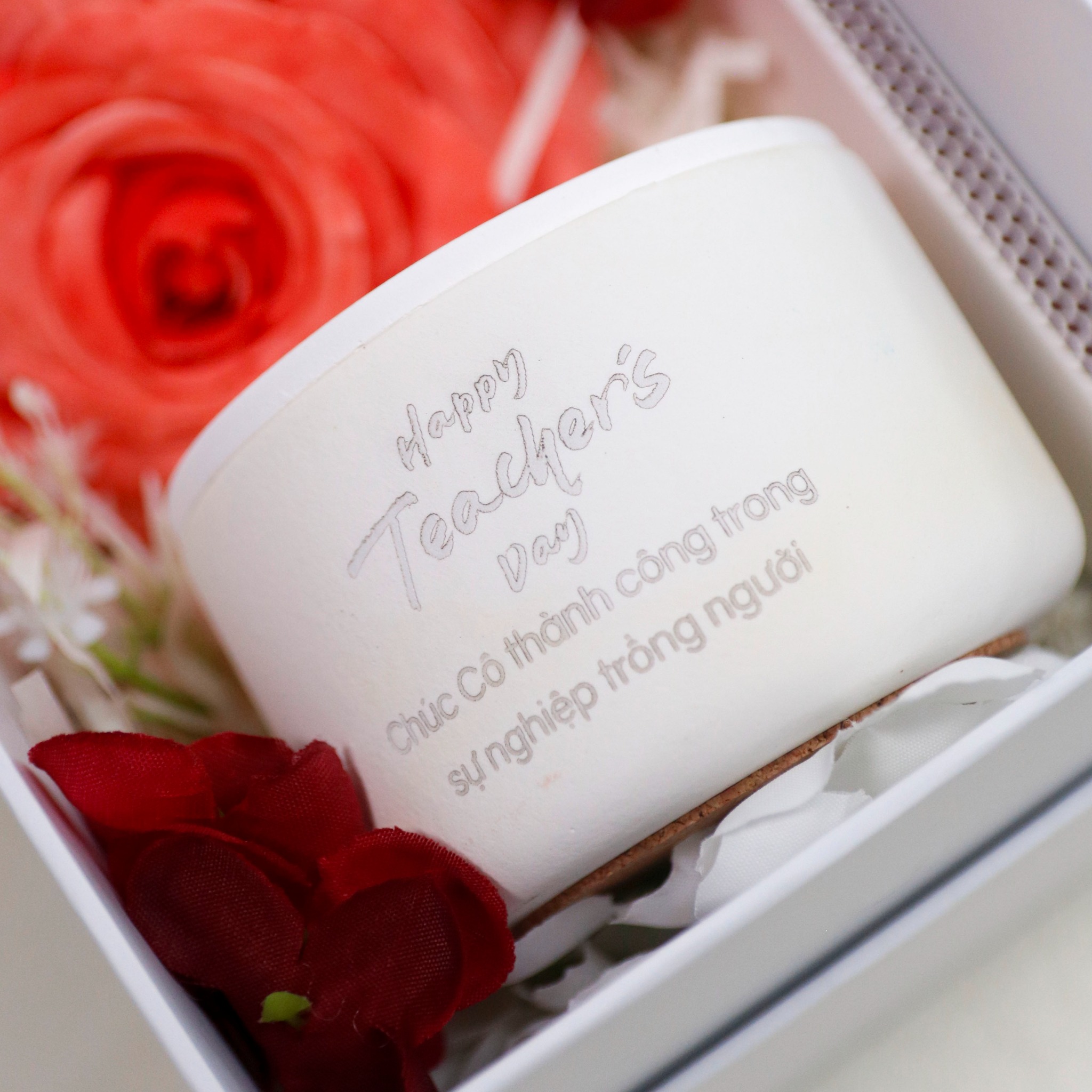 Set quà nến thơm & hoa lụa 100g