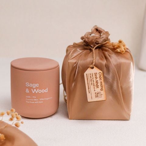 Set quà nến thơm gói khăn voan & tag gỗ 200g