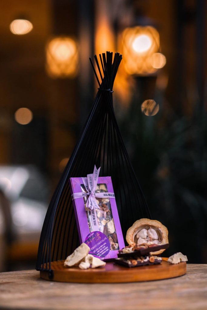 Thanh mendiant sô cô la các loại hạt và sầu riêng sấy 100gr