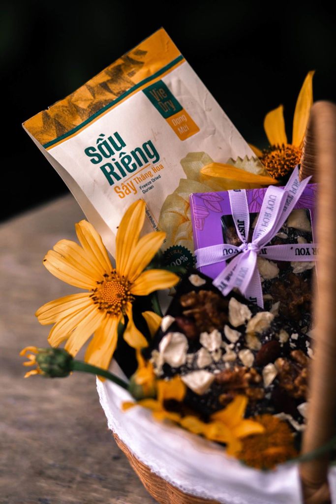 Thanh mendiant sô cô la các loại hạt và sầu riêng sấy 100gr