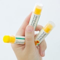 Son dưỡng cam gấc