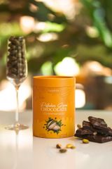 Hộp socola matcha bọc hạt dẻ cười