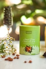 Hộp socola matcha bọc hạt hạnh nhân