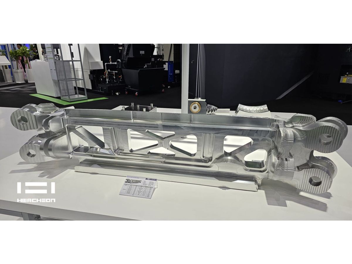  SIRIUS-3000 5AX | TRUNG TÂM GIA CÔNG ĐA NĂNG 5 TRỤC 