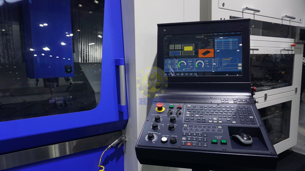  SMART CORE | MÁY PHAY CNC HWACHEON, CHUYÊN GIA CÔNG 3+2 TRỤC 