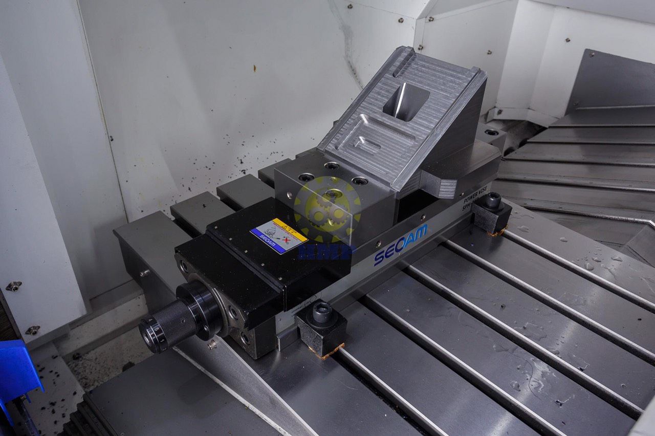  SMART CORE | MÁY PHAY CNC HWACHEON, CHUYÊN GIA CÔNG 3+2 TRỤC 