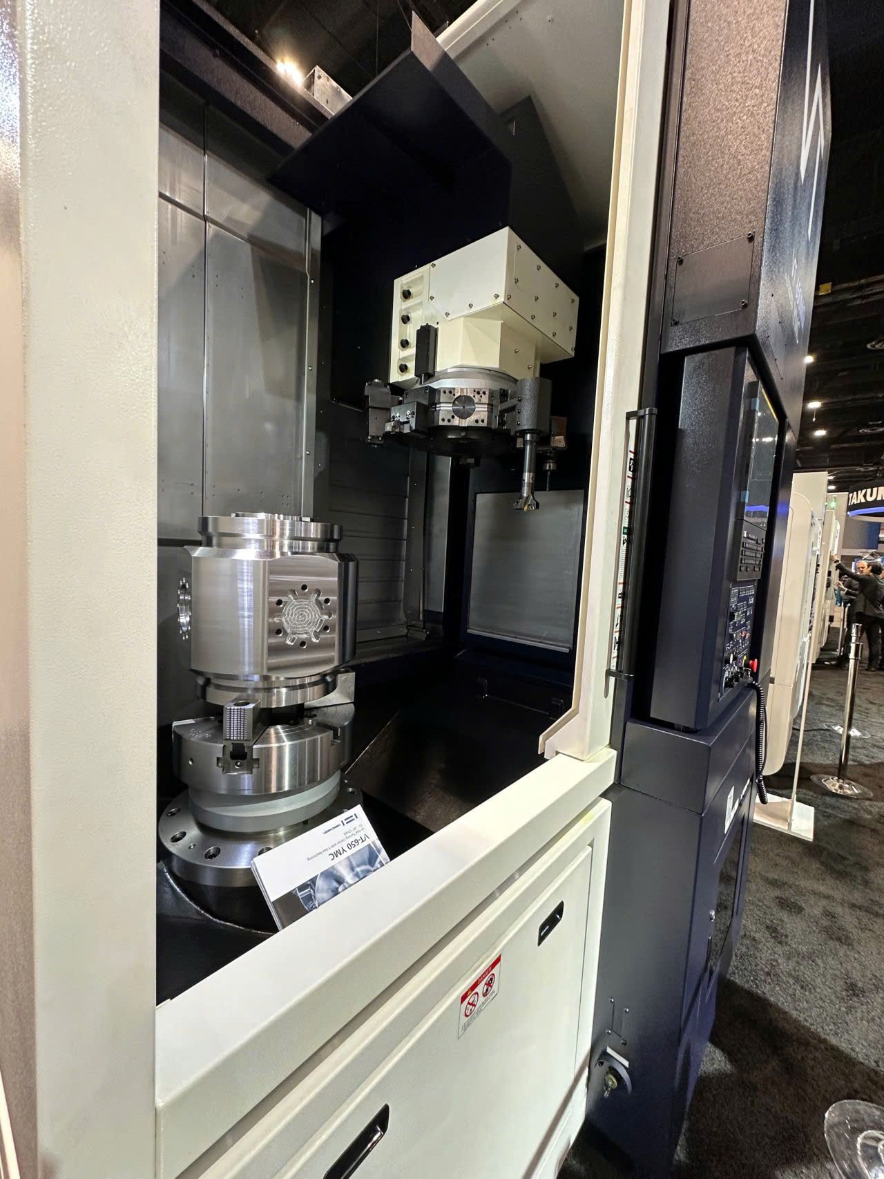  VT-650 | MÁY TIỆN ĐỨNG CHUCK 8″-24″ 