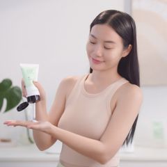 Sữa rửa mặt tạo bọt Tràm trà & Thảo mộc FOODMATE Tea Tree & Herbs Cleansing Foam 120ml