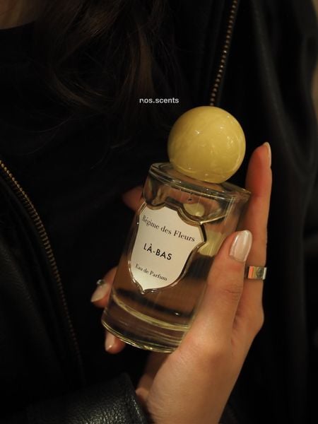  Régime des Fleurs Là-Bas 