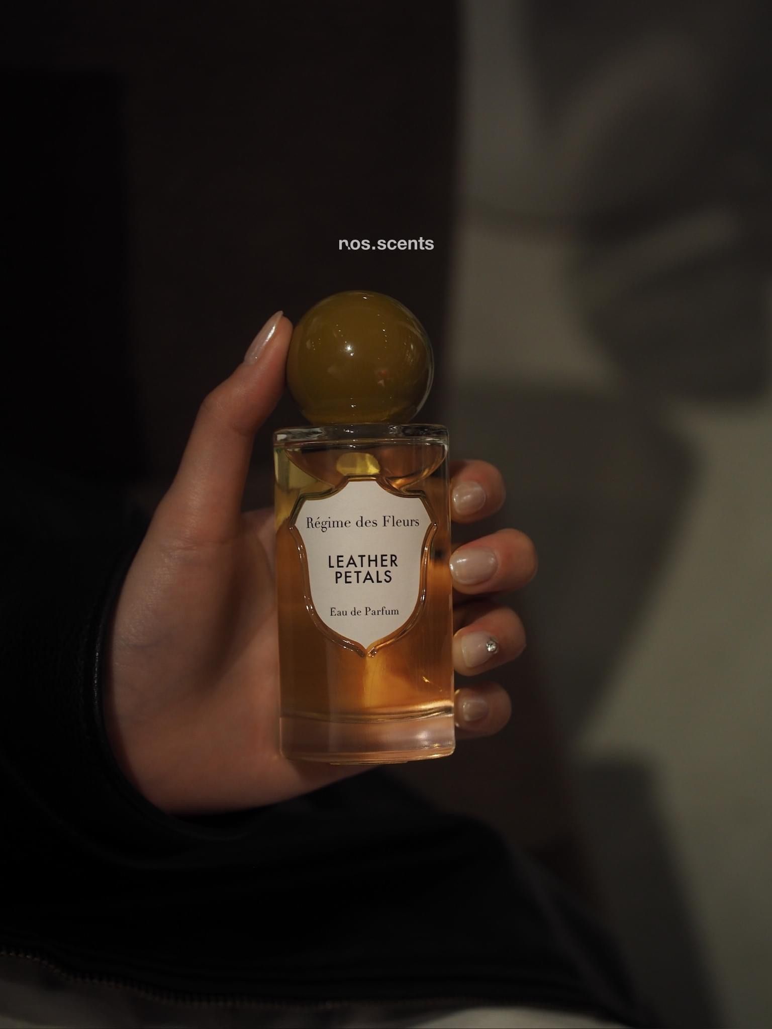  Régime des Fleurs Leather Petals 
