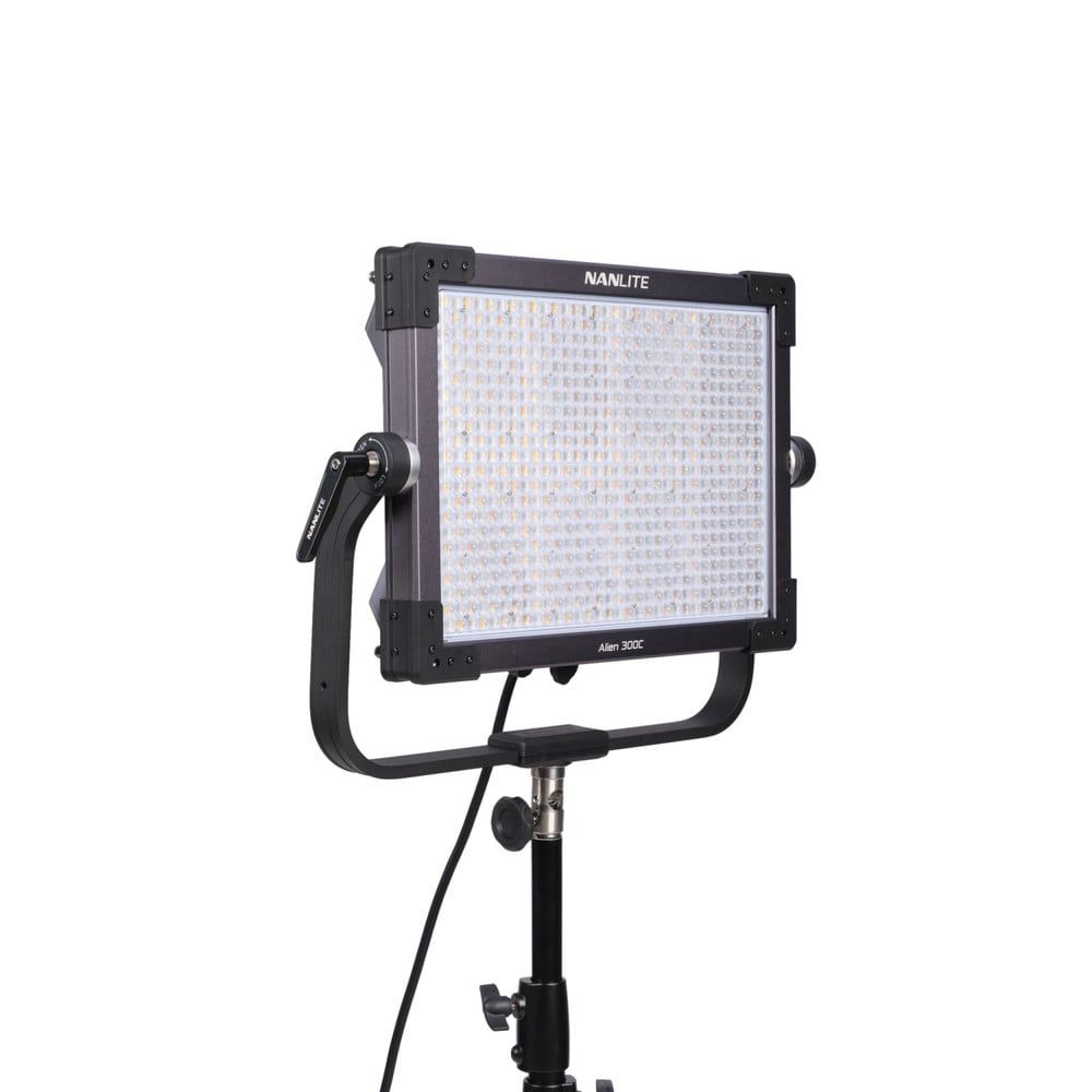 Nanlite Alien 150C / 300C - Đèn LED Panel RGBWW với CRMX