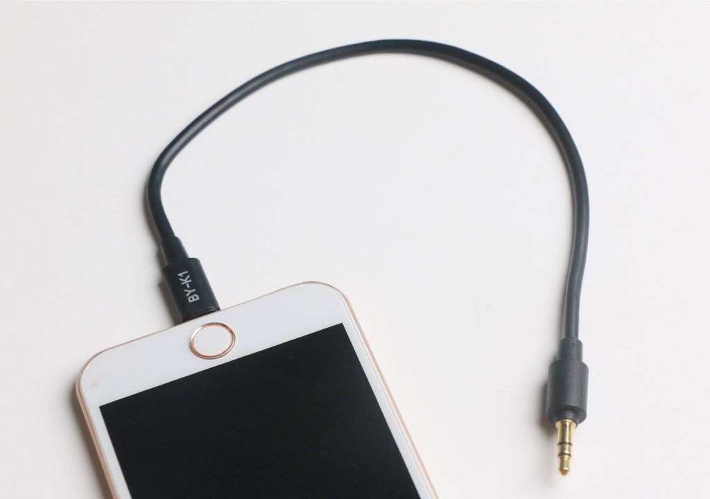 Cáp kết nối BY-K1 .Từ Jack 3.5mm sang Cổng Lightning (3.5mm Male TRRS to Male lightning adapter cable)