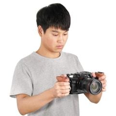 SmallRig Right Side Wooden Hand Grip with Record Start/Stop Remote Trigger for Sony Mirrorless Cameras HSR2511 (NRSQ1)
