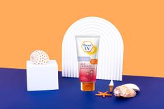 Serum Chống Nắng Dưỡng Thể Biore Kháng Bụi - Tươi Trẻ Rạng Ngời Age Defense 150ml