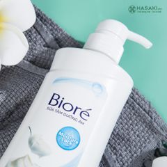Sữa Tắm Bioré Dưỡng Ẩm Mịn Da Hương Sữa 530g