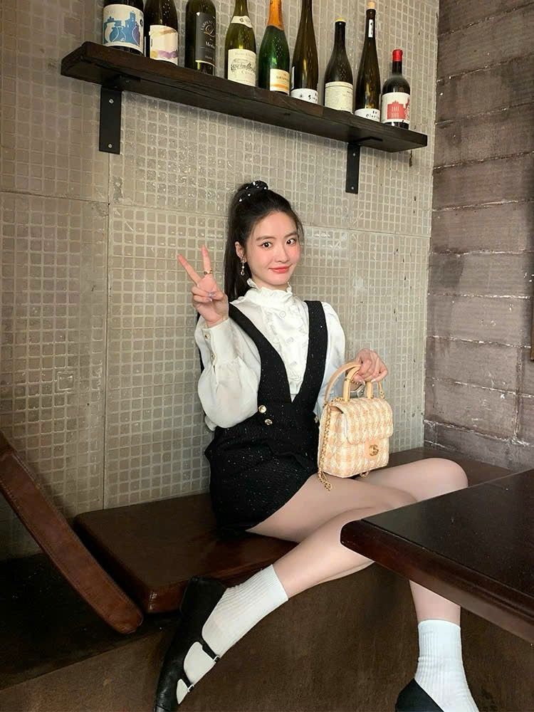 SET ÁO SƠ MI TRẮNG KÈM YẾM DẠ TWEED LẤP SÁNH
