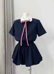 SET XANH DƯƠNG ĐẬM ÁO SƠ MI CỔ SEN TRẮNG PHỐI NỞ SỌC 3 MÀU KÈM QUẦN BÍ