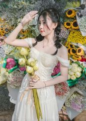 SET ÁO TAY RỚT HOA NỔI ĐAN DÂY NƠ KÈM CHÂN VÁY MAXI 4 TẦNG