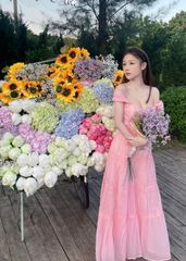 SET ÁO TAY RỚT HOA NỔI ĐAN DÂY NƠ KÈM CHÂN VÁY MAXI 4 TẦNG