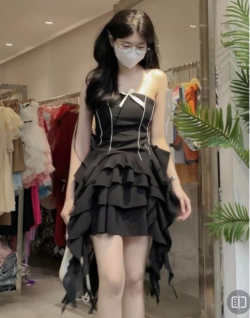 SET ÁO CÚP NGỰC NƠ ĐEN VIỀN TRẮNG KÈM CHÂN VÁY XOÈ